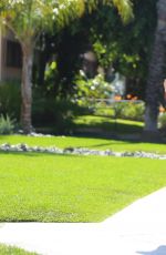 JENNIFER GARNER Out and About in Brentwood 2303