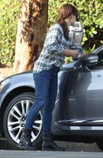 JENNIFER GARNER Out and About in Santa Monica 1903