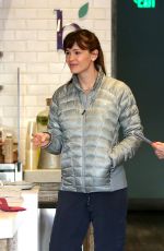 JENNIFER GARNER Shoping at Beaming Store in Santa Monica