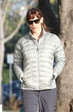JENNIFER GARNER Shoping at Beaming Store in Santa Monica