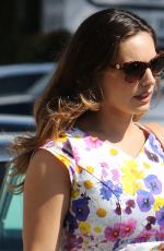 KELLY BROOK Shopping at the Sunset Plaza in Hollywood