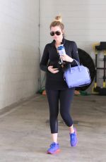 KHLOE KARDASHIAN Heading to a Gym in Beverly Hills 2503