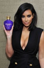 KIM KARDASHIAN at Exclusive Meet and Greet for Kardashian Glow in Los Angeles