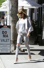 KRISTIN CAVALLARI Leaves a Restaurant in Los Angeles 2403