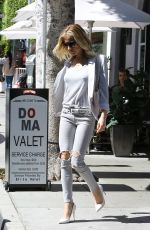 KRISTIN CAVALLARI Leaves a Restaurant in Los Angeles 2403