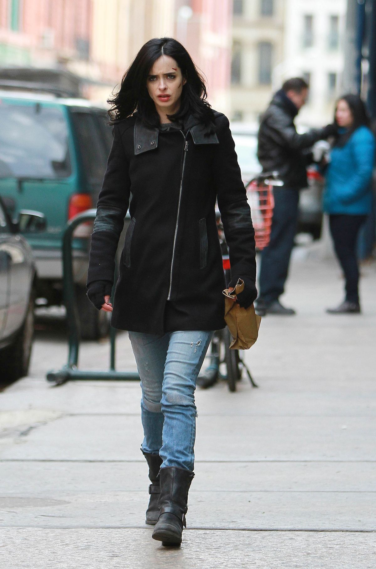 KRYSTEN RITTER at A.K.A. Jessica Jones Set in New York 2403 KRYSTEN RITTER at A.K.A. Jessica Jones Set in New York 2403