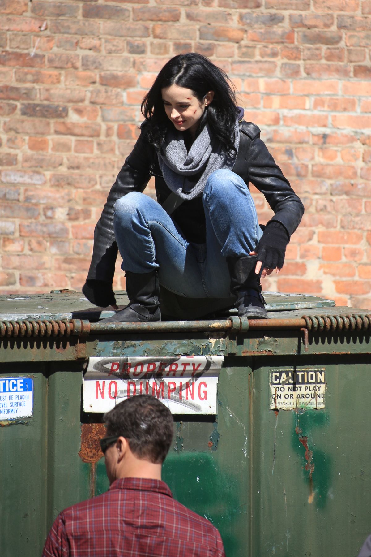 KRYSTEN RITTER on the Set of A.K.A. Jessica Jones in New York 0903 KRYSTEN RITTER on the Set of A.K.A. Jessica Jones in New York 0903