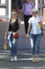 KYLIE and DANNII MINOGUE Out and About in Melbourne