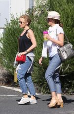 KYLIE and DANNII MINOGUE Out and About in Melbourne