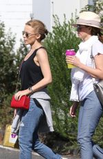 KYLIE and DANNII MINOGUE Out and About in Melbourne