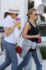 KYLIE and DANNII MINOGUE Out and About in Melbourne