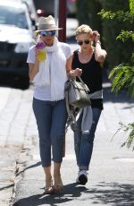 KYLIE and DANNII MINOGUE Out and About in Melbourne