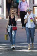 KYLIE and DANNII MINOGUE Out and About in Melbourne
