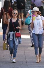 KYLIE and DANNII MINOGUE Out and About in Melbourne