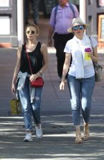 KYLIE and DANNII MINOGUE Out and About in Melbourne