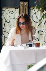 LINDSAY LOHAN Out for Lunch in London 2403