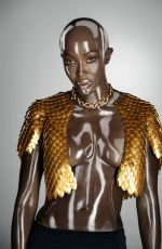 NAOMI CAMPBELL - Soon International #16