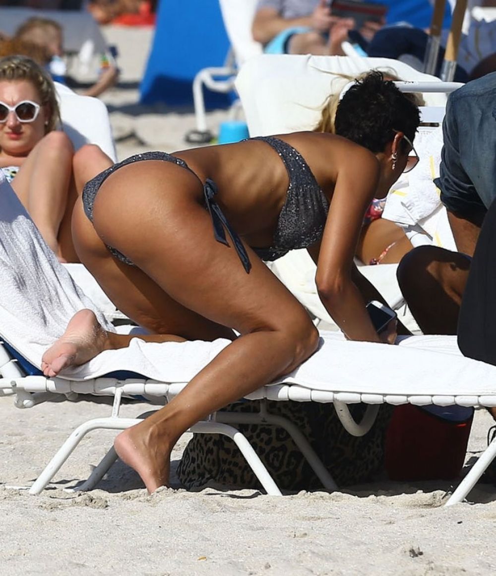 Nicole Murphy In Bikini At A Beach In Miami Hawtcelebs