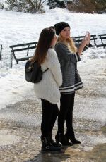 OLIVIA HOLT Out and About in New York 0803