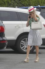 REESE WITHERSPOON Out and About in Brentwood 1703