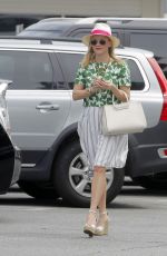 REESE WITHERSPOON Out and About in Brentwood 1703