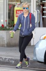 REESE WITHERSPOON Out in Santa Monica 0903
