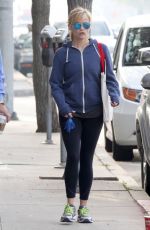 REESE WITHERSPOON Out in Santa Monica 0903