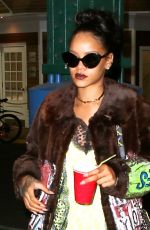 RIHANNA Arrives at a Studio in New York 1903