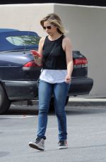 SARAH MICHELLE GELLAR in Jeans Out Shopping in Los Angeles 1603