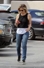 SARAH MICHELLE GELLAR in Jeans Out Shopping in Los Angeles 1603