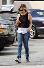 SARAH MICHELLE GELLAR in Jeans Out Shopping in Los Angeles 1603