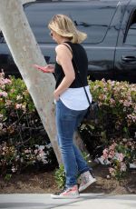 SARAH MICHELLE GELLAR in Jeans Out Shopping in Los Angeles 1603
