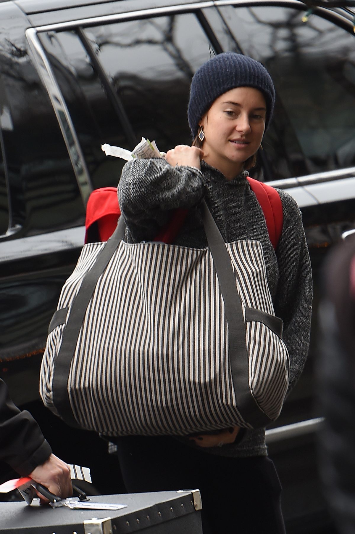 SHAILENE WOODLEY Arrives at Her Hotel in New York 1403 SHAILENE WOODLEY Arrives at Her Hotel in New York 1403
