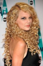 TAYLOR SWIFT at 40th Annual CMA Awards in Nashville (November 8th, 2006)