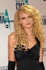 TAYLOR SWIFT at 40th Annual CMA Awards in Nashville (November 8th, 2006)