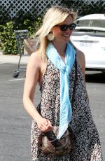 AMY SMART Shopping at Bristol Farms in West Hollywood