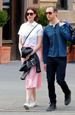 ANNE HATHAWAY Out and About in New Tork
