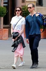 ANNE HATHAWAY Out and About in New Tork
