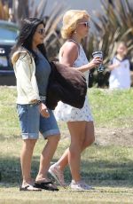 BRITNEY SPEARS Out and About in Calabasas