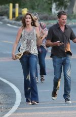 CINDY CRAWFORD Arriving at Gregg Allman Concert at the Canyon Club in Agoura Hills