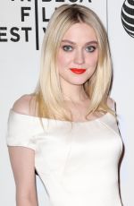 DAKOTA FANNING at Franny Premiere in New York