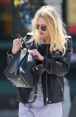 DAKOTA FANNING Out and About in New York