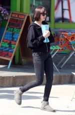 DAKOTA JOHNSON on the Set of How to be Single in New York 04/21/2015