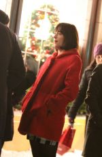 DAKOTA JOHNSON on the Set of How to be Single in New York 04/24/2015