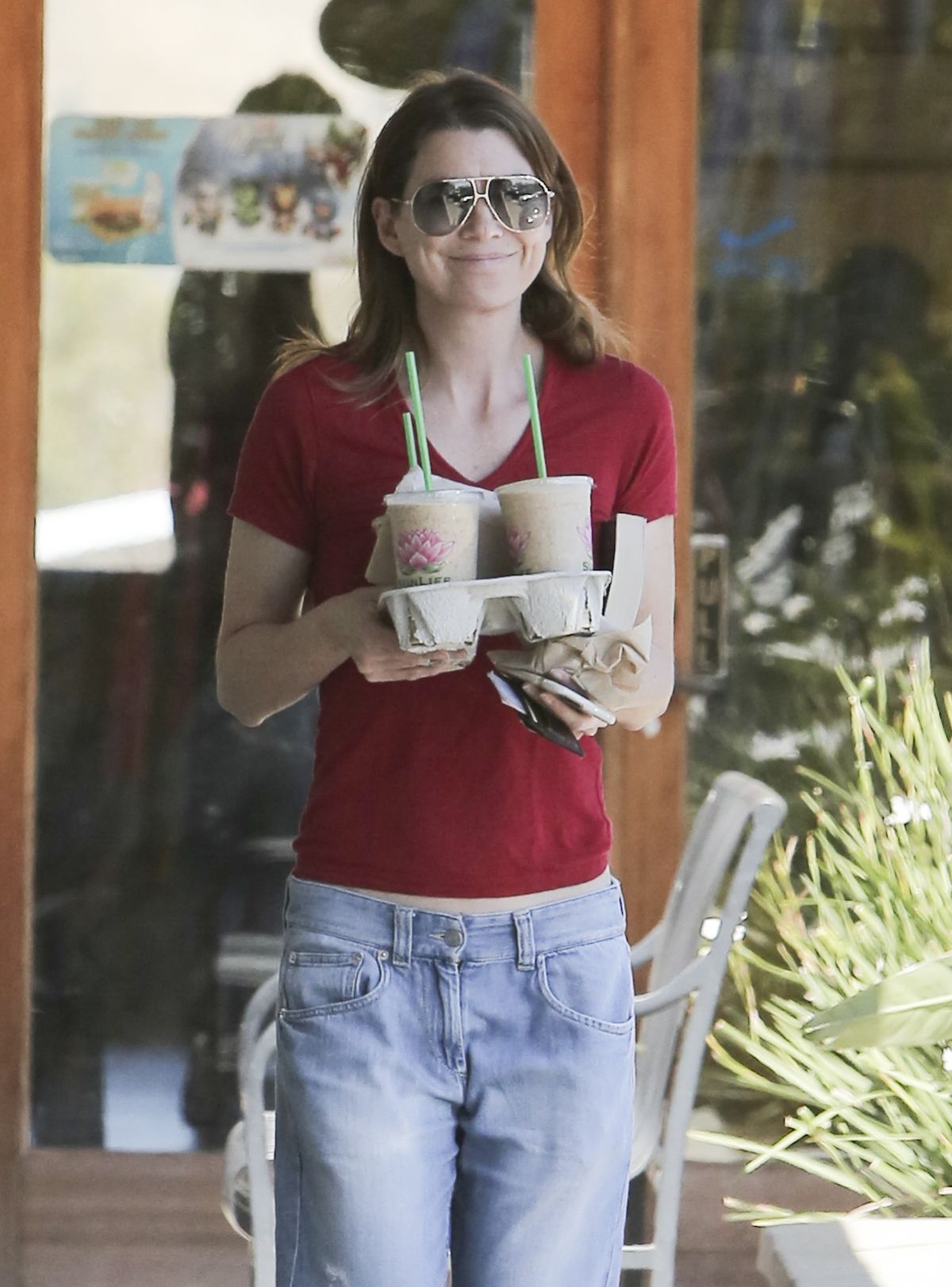 ELLEN POMPEO Out and About in Los Angeles 04/26/2015 ELLEN POMPEO Out and About in Los Angeles 04/26/2015