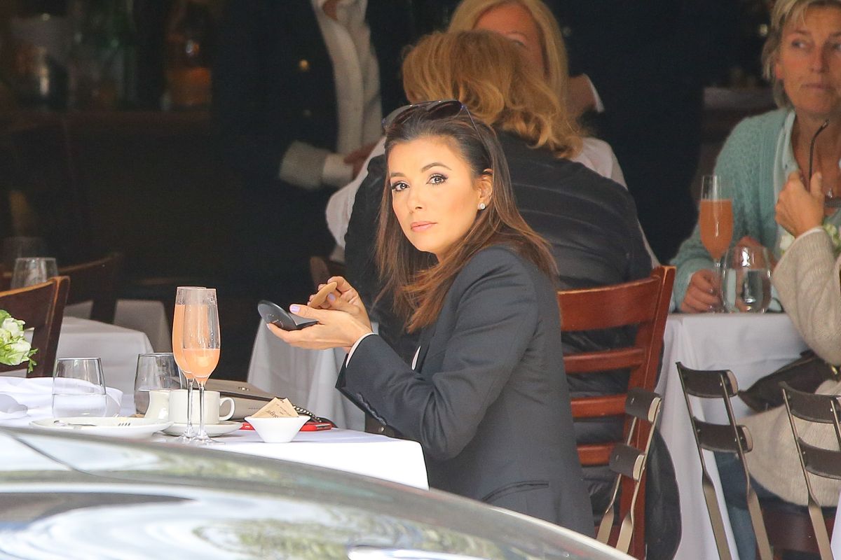 EVA LONGORIA at Nello Restaurant in New York 04/26/2015 EVA LONGORIA at Nello Restaurant in New York 04/26/2015