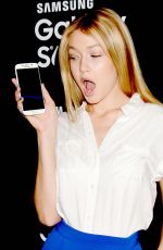 GIGI HADID at Samsung Galaxy S6 and S6 Edge Launch in New York