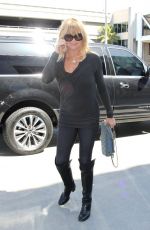 GOLDIE HAWN Arrives at Los Angeles International Airport