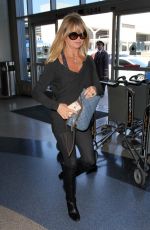 GOLDIE HAWN Arrives at Los Angeles International Airport