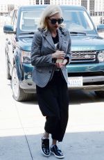 GWEN STEFANI at Acupuncture Clinic in Los Angeles
